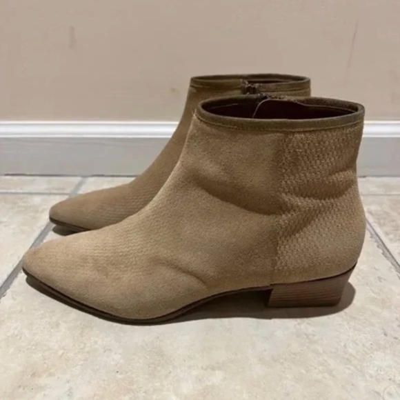 Beige Aquatalia Suede Pointed Ankle Boots / Booties [Size 8.5] - Picture 2 of 4